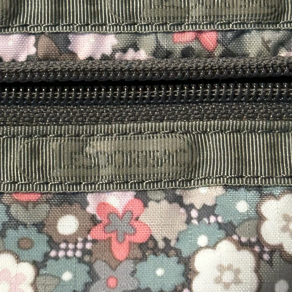 Lesportsac this three